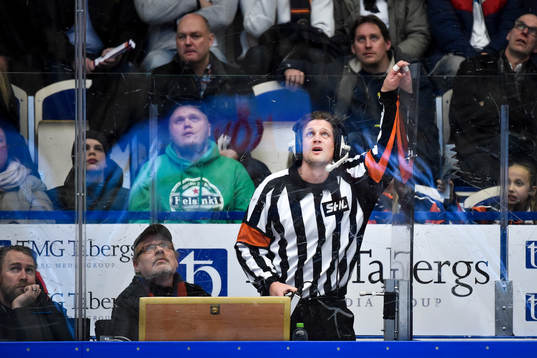 Domare Mikael Nord inväntar videogranskning