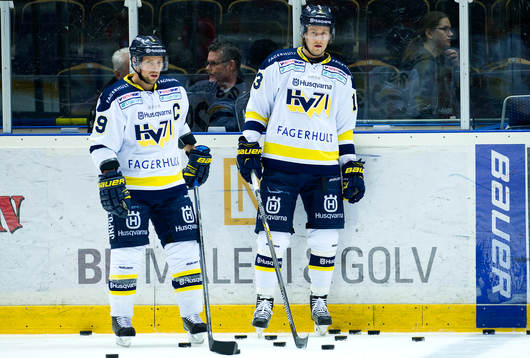 HV71s Chris Abbott och Oscar Sundh