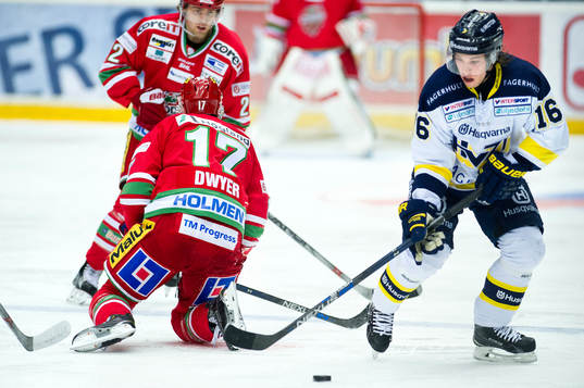 Modos Patrick Dwyer och HV71s Filip Sandberg