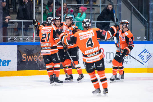 Karlskronas Alexander Viklund jublar