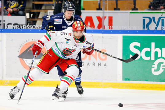 s Christoffer Törngren och Modos Noah Welch