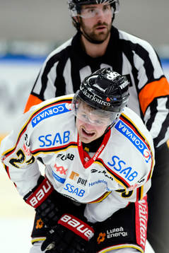 Luleås Lucas Wallmark har ont