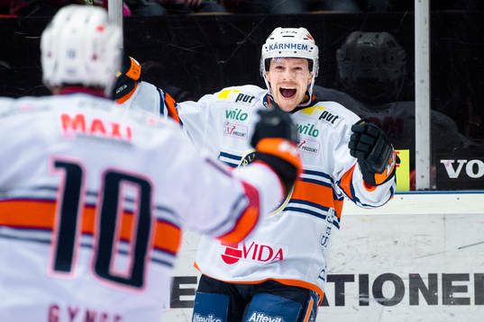 Växjös Richard Gynge och Joakim Hillding jublar