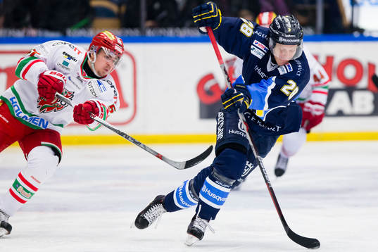 s Anton Bengtsson med pucken