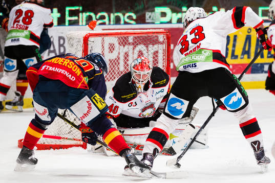 Djurgårdens Matt Anderson med en målchans mot Malmö
