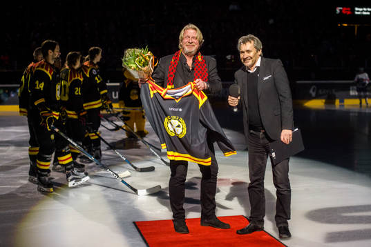 Skådespelare tillika Brynässupporter Rolf Lassgård
