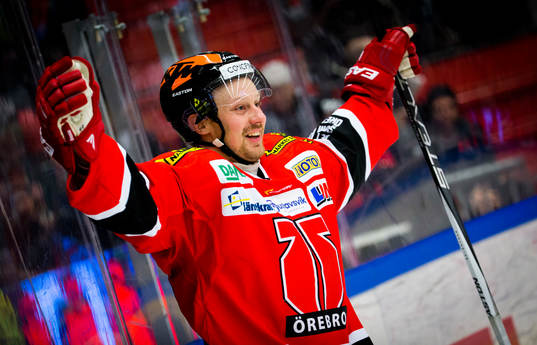 Örebros Marcus Weinstock jublar vid 2-1