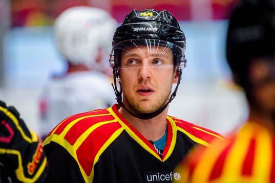 Brynäs Jacob Blomqvist före ishockeymatchen i SHL mellan