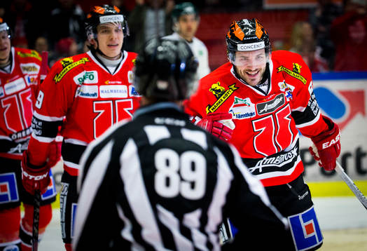 Örebros Justin Hodgman jublar