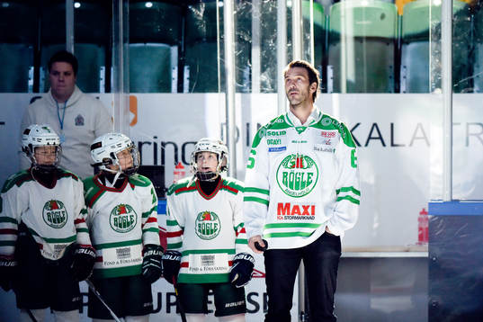 Rögles förre detta spelare Andreas Lilja hyllas