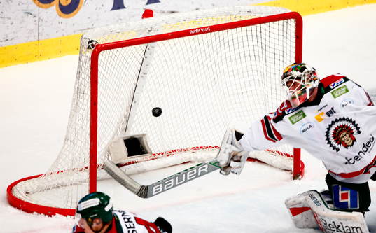Mål 1-0 av Linköpings Garrett Roe