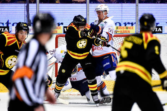 Brynäs Johan Alcén och Växjös Eddie Larsson