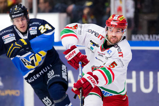 s Erik Christensen mot Modos Noah Welch