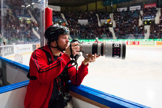 Fotograf Andreas L Eriksson fotograferar