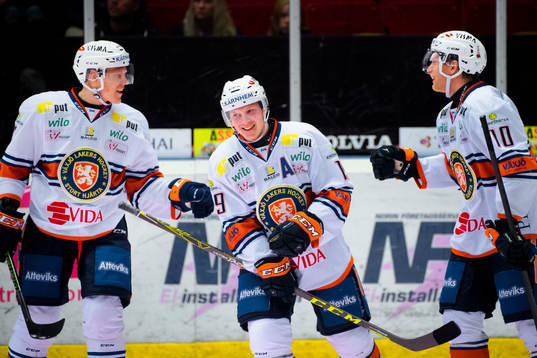 Växjös Niclas Lundgren , Tuomas Kiiskinen  och Richard