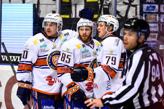 Växjös Erik Josefsson, Liam Reddox och Patrik Lundh jublar