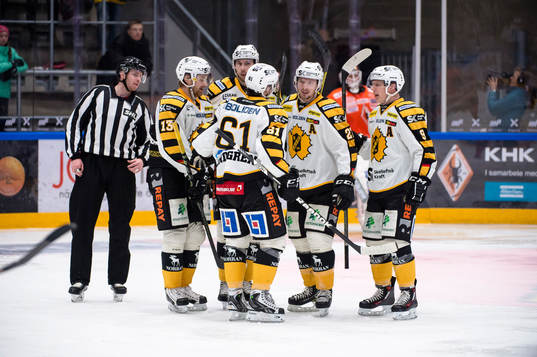 Skellefteås Martin Lundberg  jublar