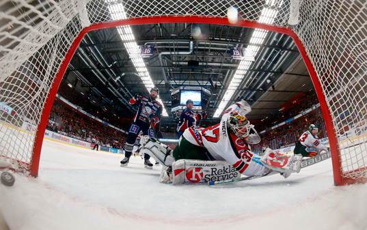 Mål 1-0 av Linköpings Garrett Roe förbi Frölundas