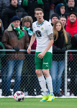 Hammarbys Birkir Már Saevarsson med bollen