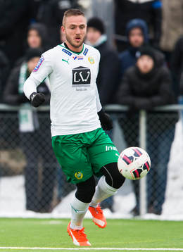 Hammarbys Mats Solheim med bollen