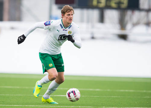 Hammarbys Lars Saetra med bollen