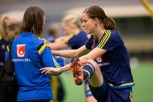 Sveriges Lotta Schelin tänjer