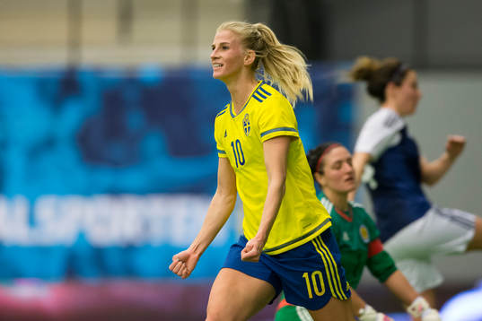 Sveriges Sofia Jakobsson jublar