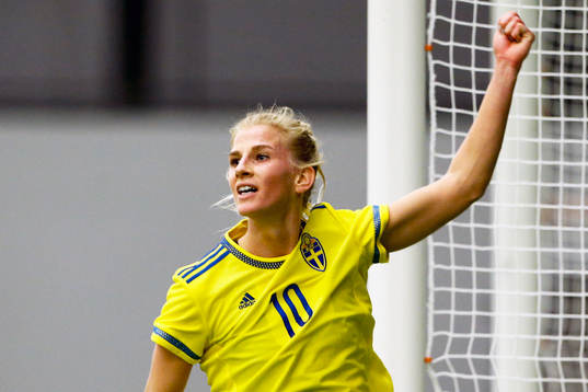 Sveriges Sofia Jakobsson jublar