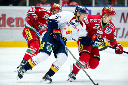 Modos Tim Wahlgren, Djurgårdens Fredrik Forsberg och Modos