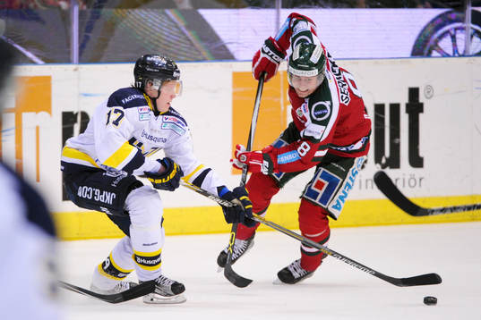 s Emil Johansson och Frölundas John Nyberg
