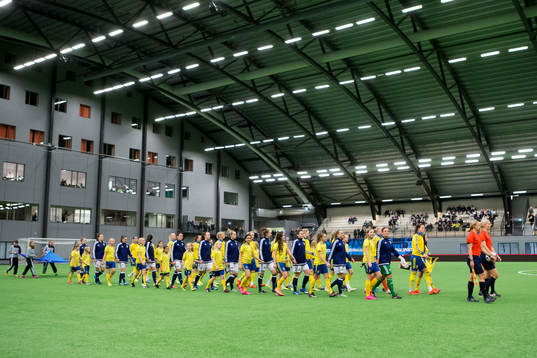 Lagen på väg in till landskampen i fotboll mellan Sverige