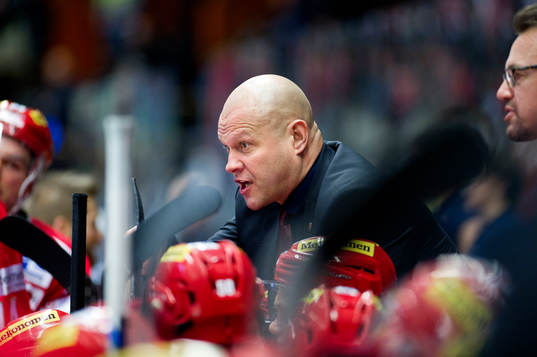Modos tränare Andreas Johansson