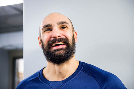 Linköpings Daniel Rahimi ler när han blir intervjuad