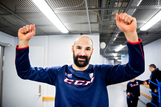 Linköpings Daniel Rahimi firar