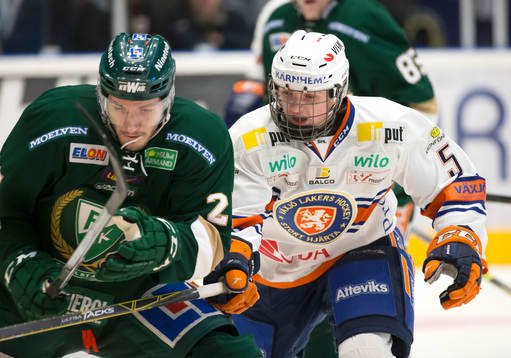Färjestads John Persson  och Växjös Linus Högbergunder