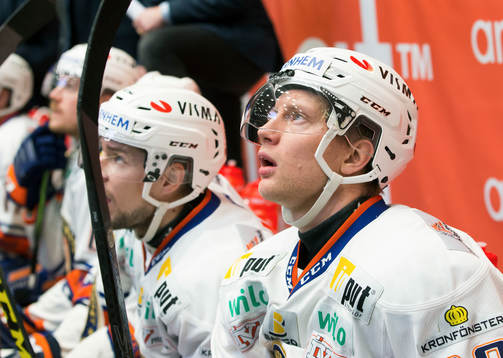 Växjös Richard Gynge deppar i båset