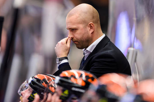 Örebros assisterande tränare Johan Tornberg deppar