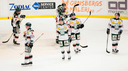 Tingsryds spelare ser deppiga ut
