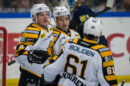 Skellefteås Patrik Zackrisson och Fredrik Lindgren jublar