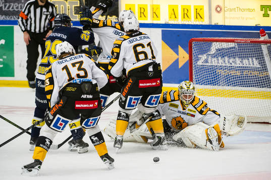 s Oscar Sundh och Skellefteås Mattias Ritola Marcus