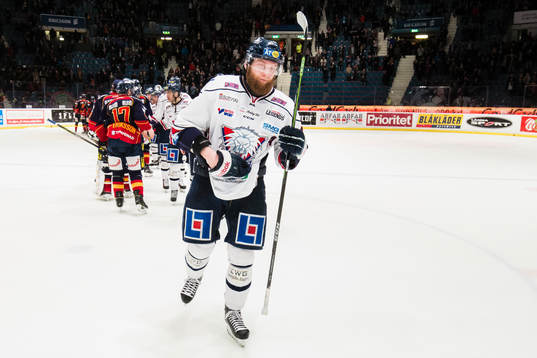 Linköpings Jonas Junland deppar