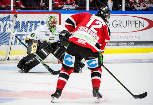 Andreas Thuresson missar straffen på Färjestads målvakt