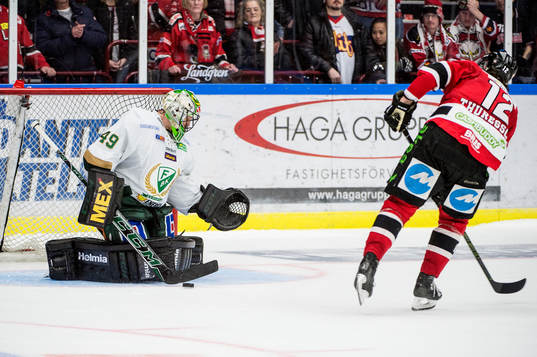 Andreas Thuresson missar straffen på Färjestads målvakt