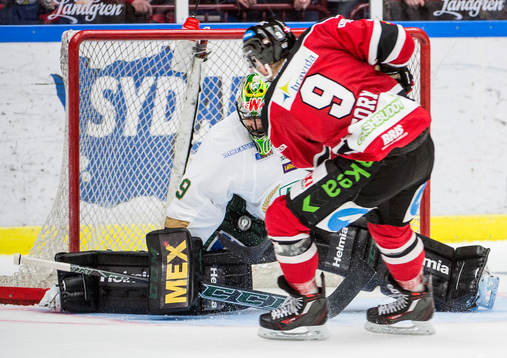 Malmö Redhawks Frederik Storm lägger straff på