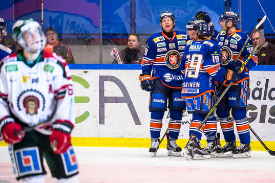 Växjös spelare jublar