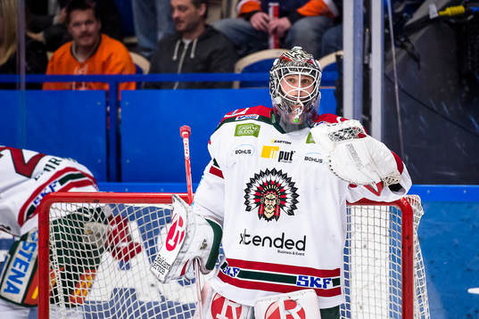 Frölundas målvakt Lars Johansson jublar