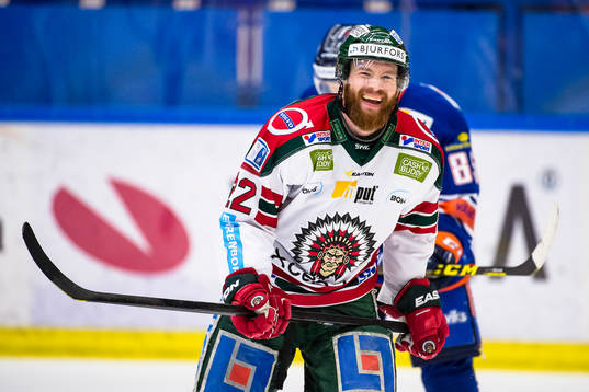 Frölundas Robin Figren skrattar