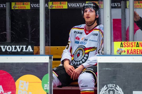 Luleås Anton Hedman deppar i utvisningsbåset