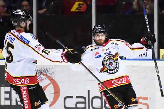Luleås Christian Jaros och Jacob Micflikier jublar