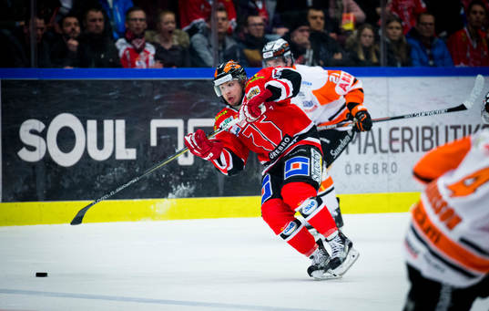 Örebros Greg Squires